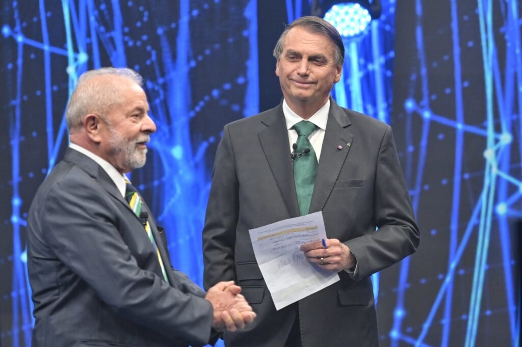 Lula e Bolsonaro disputam liderança nas pesquisas para as eleições de 2026