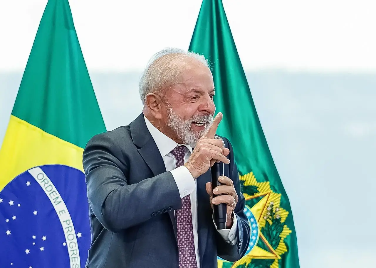 Pesquisa eleitoral indica Lula na dianteira em todos os cenários da disputa presidencial