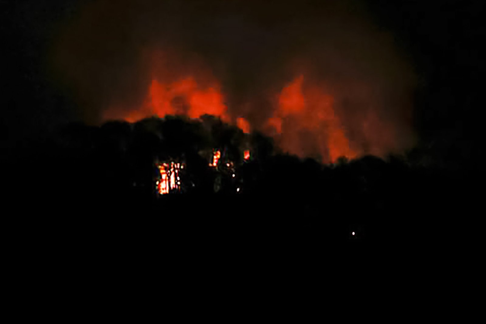 Ataque dos EUA na Venezuela deixa mortos; estimativas variam entre dezenas e centenas