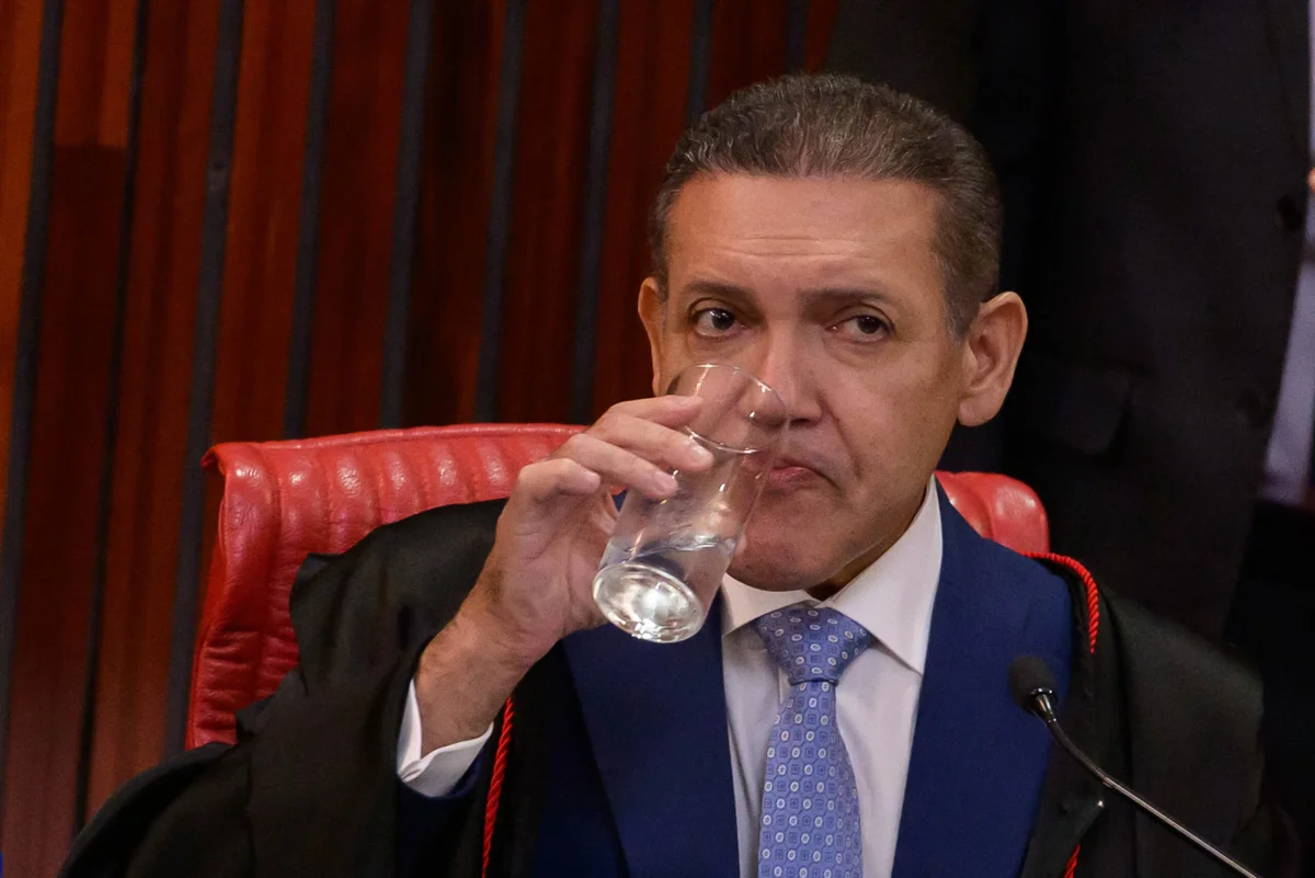 Celular de Vorcaro expõe mensagem com R$ 500 mil associada ao nome de filho de Nunes Marques