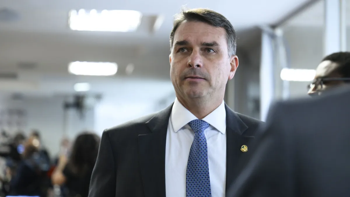 Flávio propõe alternativa ao fim da 6×1 e defende jornada negociada