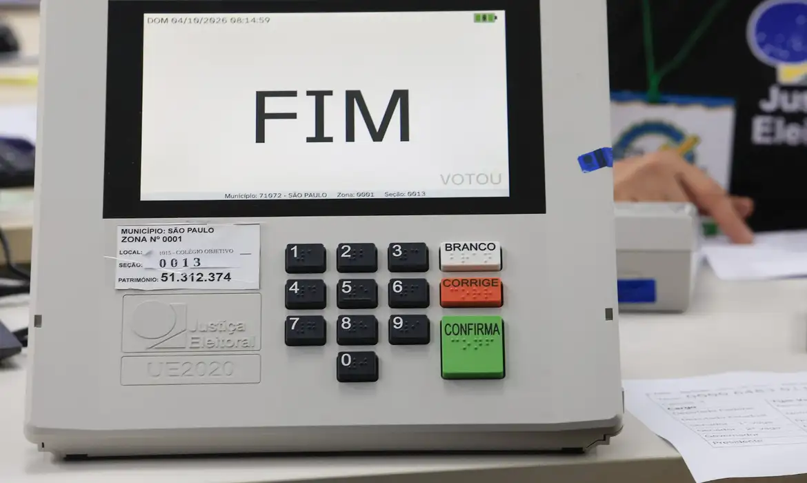 TSE diz que pane de 50 minutos não afetou votos, mas episódio levanta dúvidas